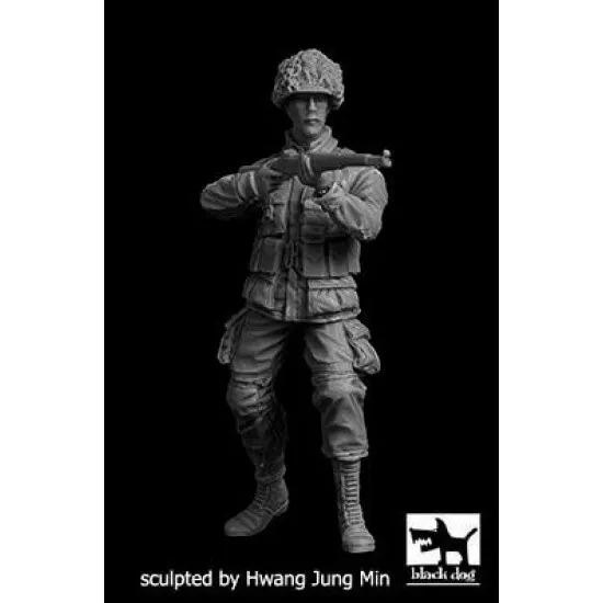 Black Dog F35230 1/35 US paratrooper after jump #2