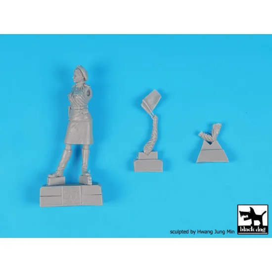 Black Dog F35234 1/35 Russian woman driver+trafic control