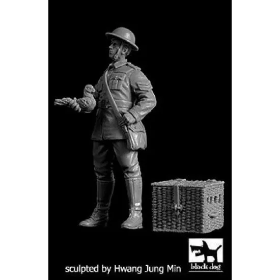 Black Dog F35247 1/35 British soldier with pigeon #1