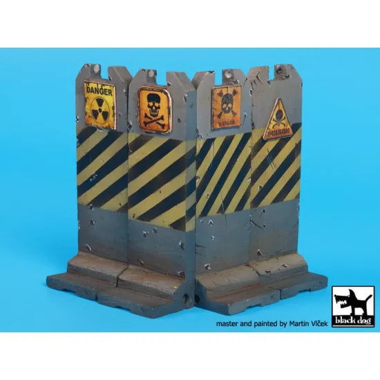 Black Dog FD012 Apocalyptic roadblocks