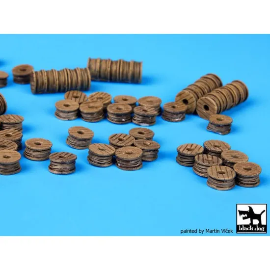 Black Dog S700003 1/700 Port dock set #3