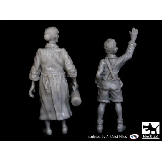 Black Dog T48059 1/48 Grandmother and grandson