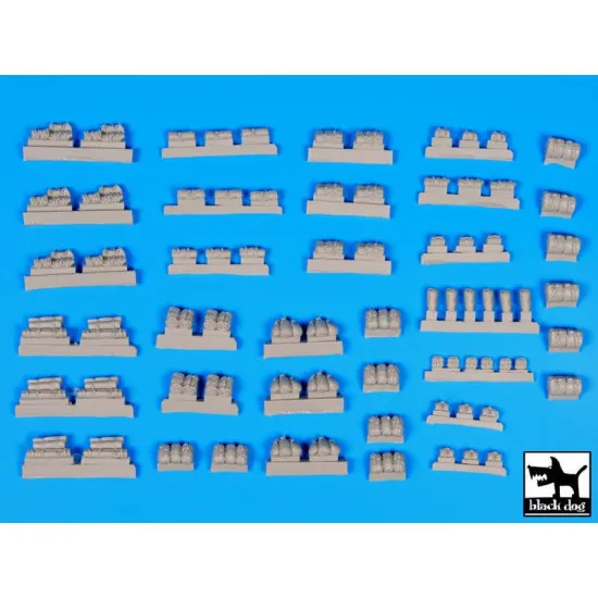 Black Dog T72057 1/72 Tentage plus bedrols 3 accessories set