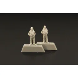 Brengun BRL144072 1/144 RAF pilot WWII resin figurine 2pcs.