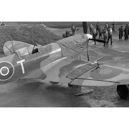 Brengun BRL72035 1/72 British walkboard PE parts for U.K fighters