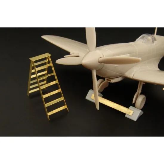 Brengun BRL72043 1/72 British wheel chock ladder accessories for aircraft