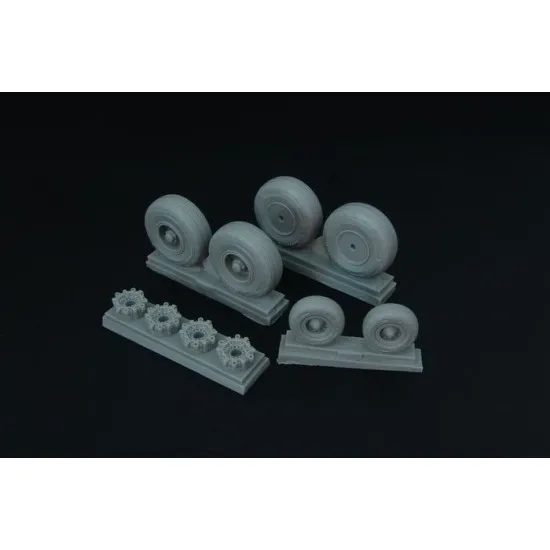 Brengun BRL72147 1/72 C-130 wheel set (with disc brakes) resin for Italeri kit