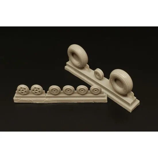 Brengun BRL72206 1/72 DH 98 Mosquito resin wheels (flat pattern)