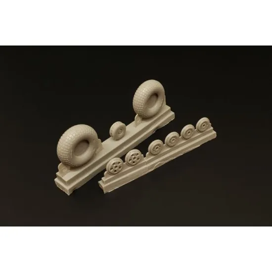 Brengun BRL72207 1/72 DH 98 Mosquito resin wheels (block pattern)