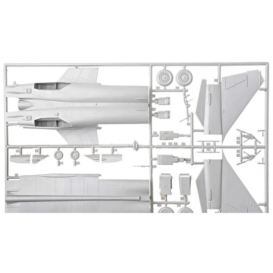 MIG-25P 'FOXBAT' SOVIET INTERCEPTOR 1/72 KO 7212
