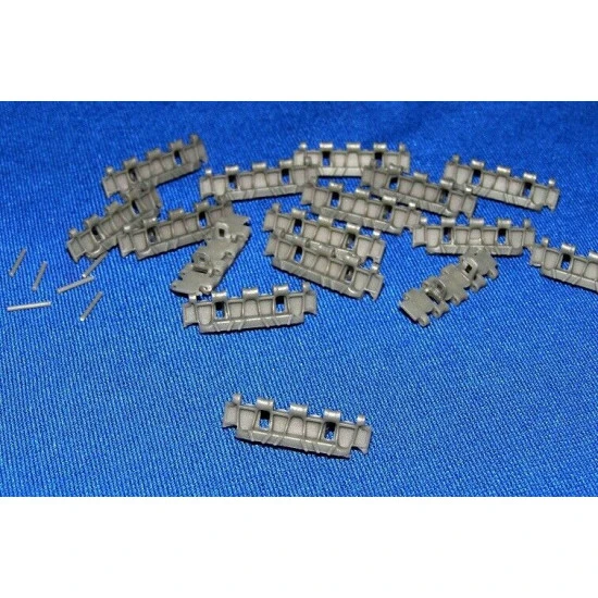 Dnepro Model DM35131 1/35 Panther Late type Workable resin track scale model kit