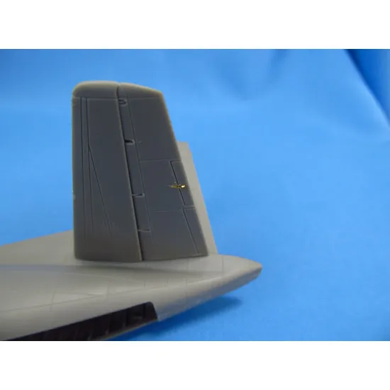 Metallic Details MDR14422 - 1/144 - C-133 Cargomaster (Roden) scale model kit