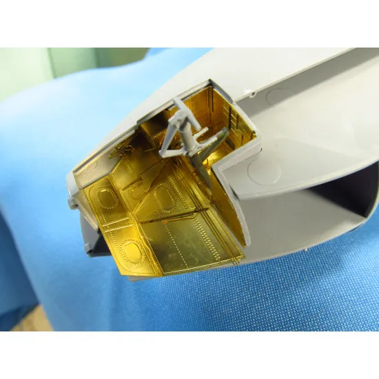 Metallic Details MD7219 - 1/72 - C-130. Wheel bays (Zvezda) scale model kit