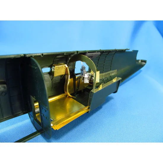 Metallic Details MDR4881 - 1/48 B-24 Liberator. Waist-gunners cabin scale model