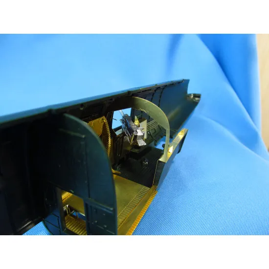 Metallic Details MDR4881 - 1/48 B-24 Liberator. Waist-gunners cabin scale model