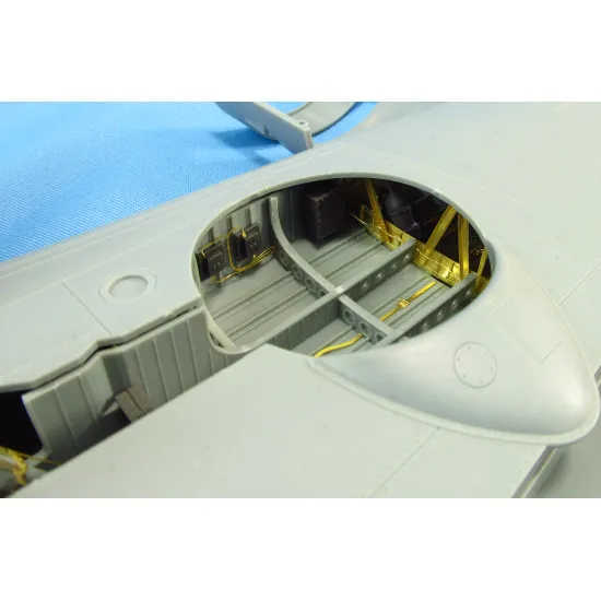 Metallic Details MDR3202 - 1/32 B-24. Wheel bays (HobbyBoss) scale model kit