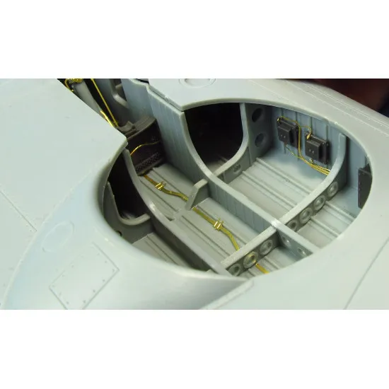 Metallic Details MDR3202 - 1/32 B-24. Wheel bays (HobbyBoss) scale model kit