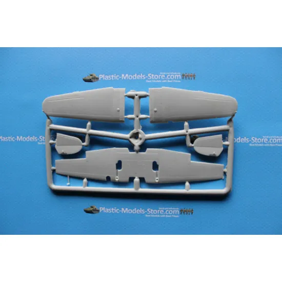 Yak-18 M-12 1/72 Amodel 72198