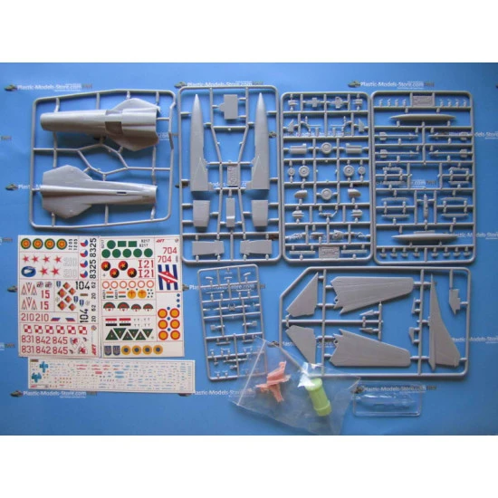 Mikoyan MiG-23UB training aircraft 1/72 Art Models 7210