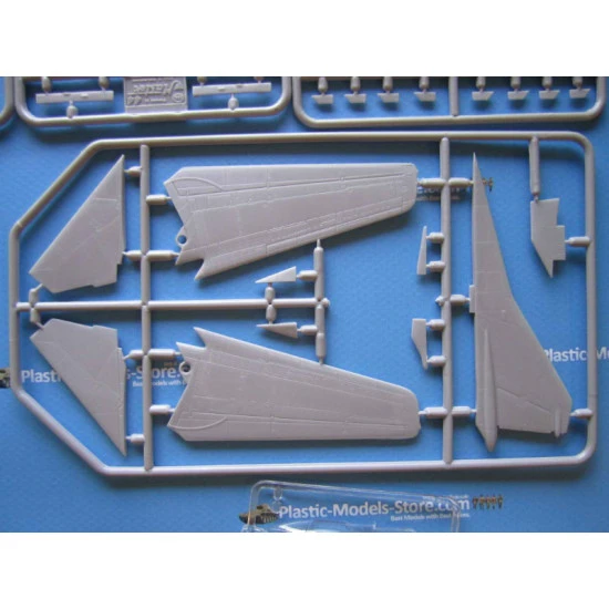 Mikoyan MiG-23UB training aircraft 1/72 Art Models 7210