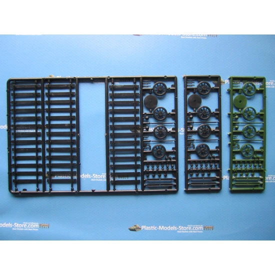 Armored locomotive OV of type OB-3 WWII 1/72 UMmT 610