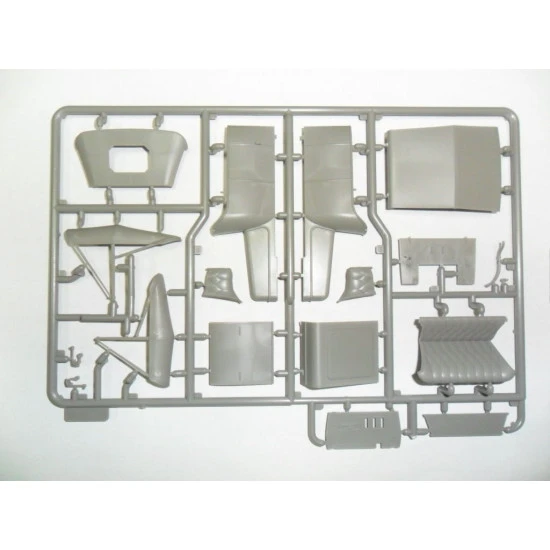 Model T 1913 Roadster, American Passenger Car 1/24 ICM 24001