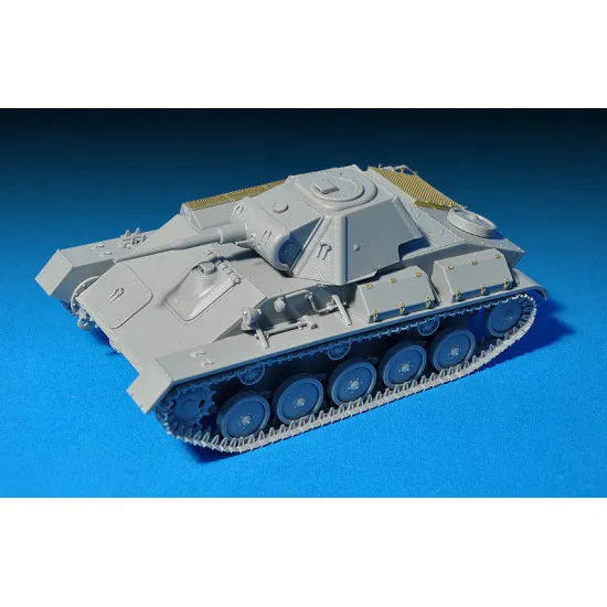 T-70M SOVIET LIGHT TANK w/CREW. SPECIAL EDITION 1/35 MINIART 35194