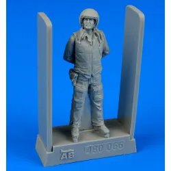 Aerobonus 480066 1/48 Soviet Air Force Fighter Pilot Dummy Resin Kit