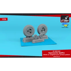 Armory AW24405 1/24 Supermarine Spitfire wheels w/ weighted tyres linear pattern