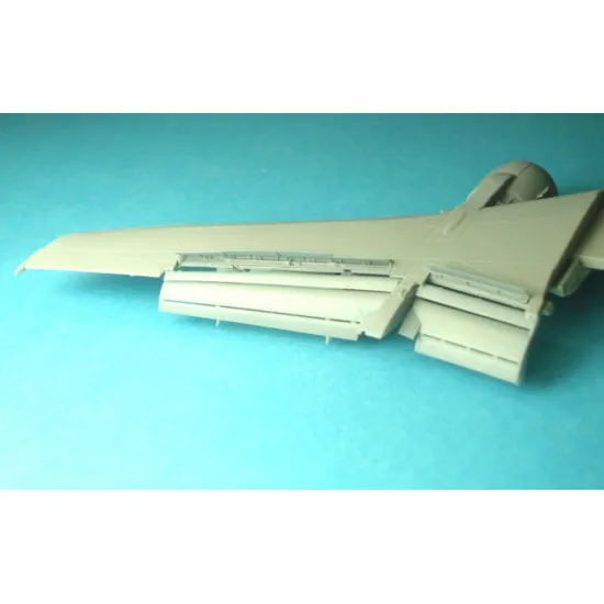 Laci 144110 1/144 Cfm56-3 Spoilers Flap Boeing 737-300-500 Landing Configuration Laci 144110 1/144 Cfm56-3 Spoilers Flap Boeing 737-300-500 Landing Configuration