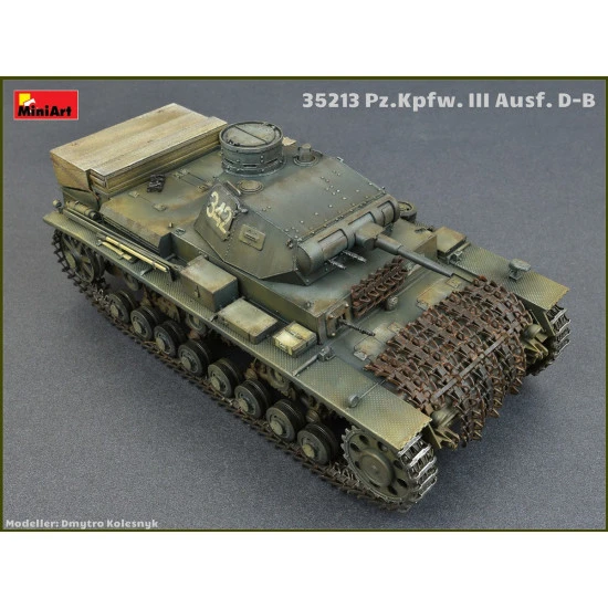 THE GERMAN TANK PZ.KPFW.III AUSF. D/B. WW II MILITARY MINIATURES MINIART 35213