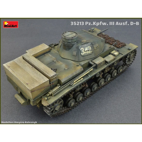 THE GERMAN TANK PZ.KPFW.III AUSF. D/B. WW II MILITARY MINIATURES MINIART 35213