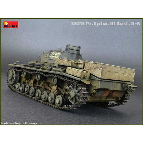 THE GERMAN TANK PZ.KPFW.III AUSF. D/B. WW II MILITARY MINIATURES MINIART 35213