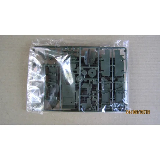 WHEEL TRACK TANK BT 7A WITH L-11 GUN (PE PARTS) 1/72 UM TECHNICS 676