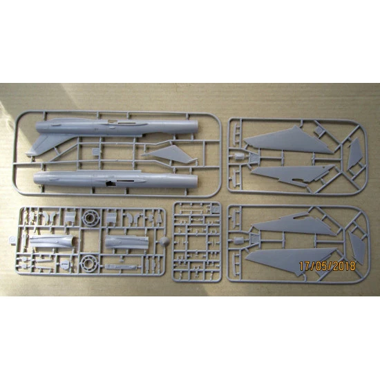 MIG I-75 SOVIET EXPERIMENTAL INTERCEPTOR AIRCRAFT 1/72 MODEL SVIT 72029