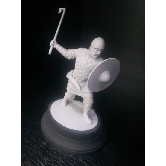 VIKING WITH AN AX AND SHIELD 9TH CENTURY 1/16 SCALE FIGURES MODEL KIT ICM 16301