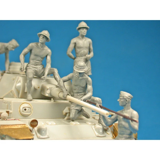 WW II Military Miniatures GERMAN TANK CREW Afrika Korps SPECIAL EDITION 1/35 MINIART 35278 WW II Military Miniatures GERMAN TANK CREW Afrika Korps SPECIAL EDITION 1/35 MINIART 35278