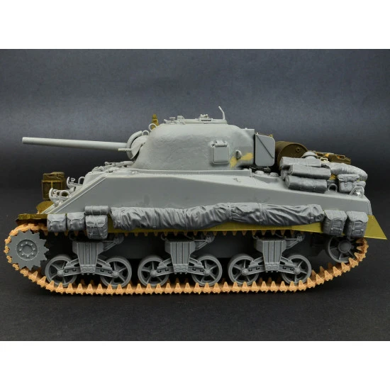 MINIART 35599 - BRITISH RUCKSACKS, BAGS and FOLDED CANVAS WW II 1/35 SCALE MODEL