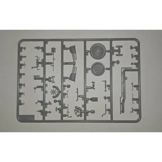ICM 35581 le.gl.Einheits-Pkw Kfz.1, WWII German Light Personnel Car 1/35 110 mm