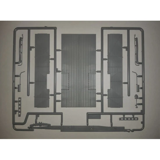 MODEL W.O.T. 6, WWII BRITISH TRUCK World War II 1/35 scale model kit ICM 35507