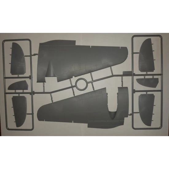 ICM 48264 - He 111H-20, WWII German Bomber World War II 1/48 scale model kit
