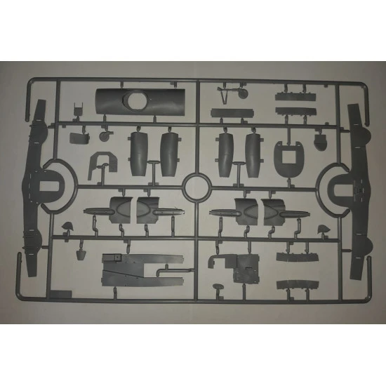 ICM 48264 - He 111H-20, WWII German Bomber World War II 1/48 scale model kit