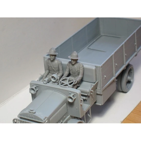 US DRIVERS (1917-1918) (2 FIGURES) 1/35 scale ICM 35706 for ICM 35650, ICM 35651