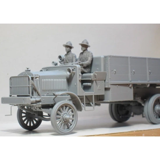 US DRIVERS (1917-1918) (2 FIGURES) 1/35 scale ICM 35706 for ICM 35650, ICM 35651