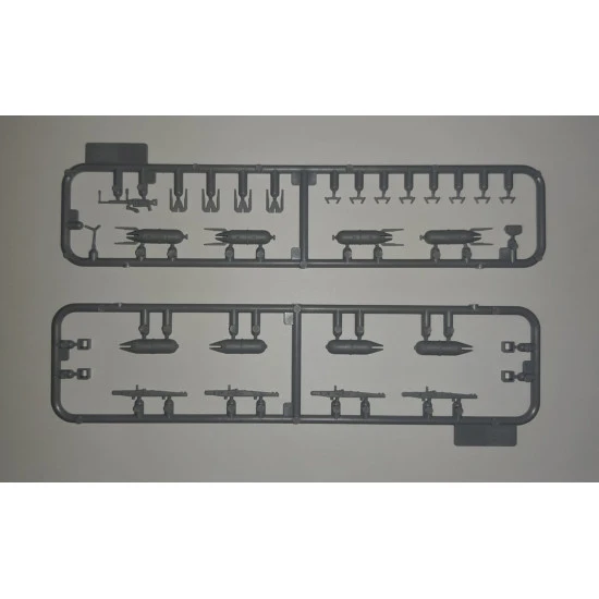 U-2/PO-2VS WITH SOVIET PILOTS and GP (1943-1945) 1/48 scale model kit ICM 48254