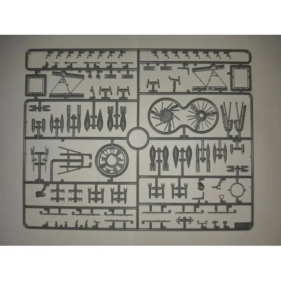 ICM 32012 - I-153, WWII CHINA GUOMINDANG AF FIGHTER USSR - 1/32 scle model kit