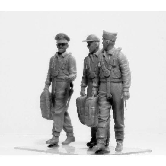 ICM 32104 - USAAF PILOTS (1941-1945) (3 FIGURES) World War II 1/32 SCALE
