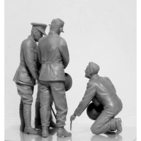 ICM 35708 - WWI BRITISH TANK CREW (4 FIGURES) World War I 1/35 SCALE