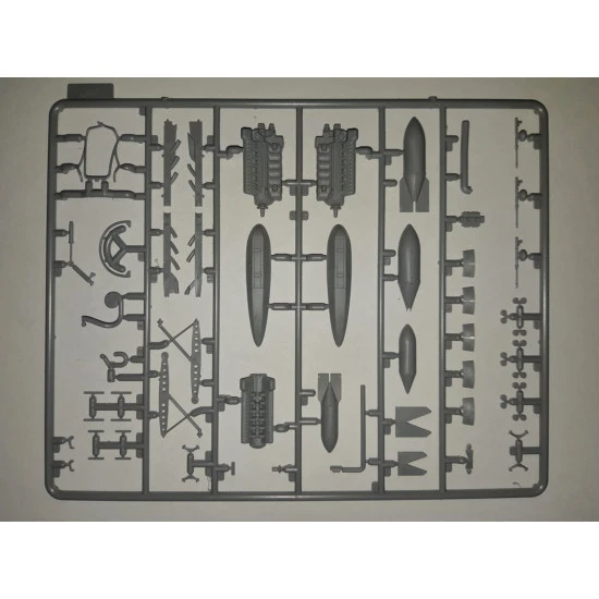ICM 48240 - JU 88D-1, WWII GERMAN RECONNAISSANCE PLANE - 1/48 scale model kit