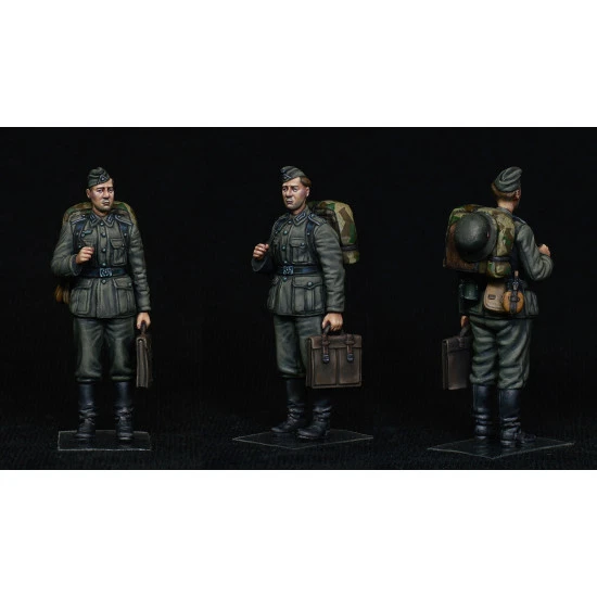 MINIART 38010 1/35 SCALE MODELGERMAN TRAIN STATION STAFF 1930-40s